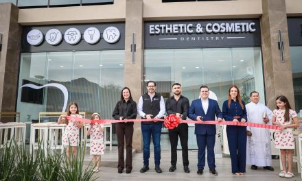 DAVID DE LA PEÑA ASISTE A LA APERTURA DE NUEVA CLÍNICA DENTAL EN SANTIAGO