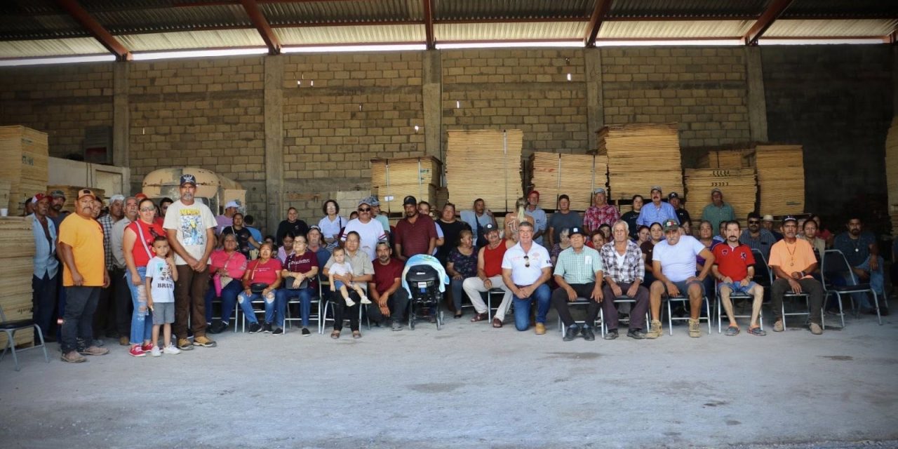 BALTAZAR MARTÍNEZ MONTEMAYOR IMPULSA APOYO SOCIAL CON ENTREGA DE MATERIAL PARA PROYECTOS FAMILIARES EN CERRALVO