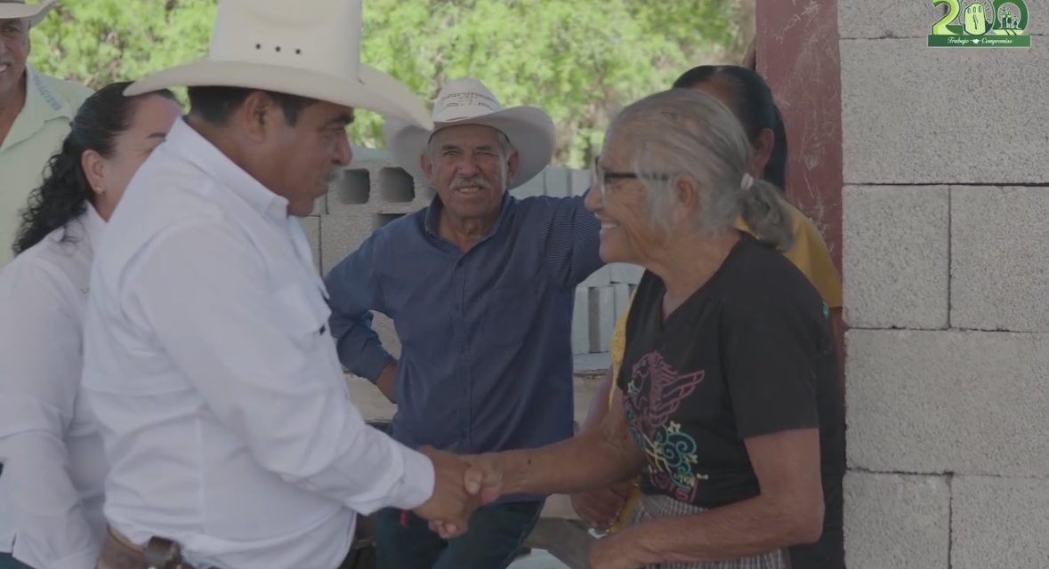 JUAN JOSÉ VARGAS ROSALES ENTREGA APOYOS DIRECTOS PARA VIVIENDA EN DOCTOR ARROYO