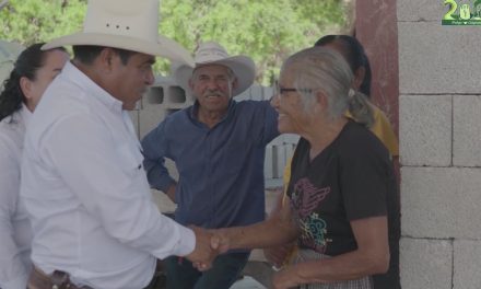JUAN JOSÉ VARGAS ROSALES ENTREGA APOYOS DIRECTOS PARA VIVIENDA EN DOCTOR ARROYO