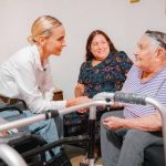 JESÚS NAVA IMPULSA SALUD CASA POR CASA PARA MÁS DE MIL ADULTOS MAYORES EN SANTA CATARINA