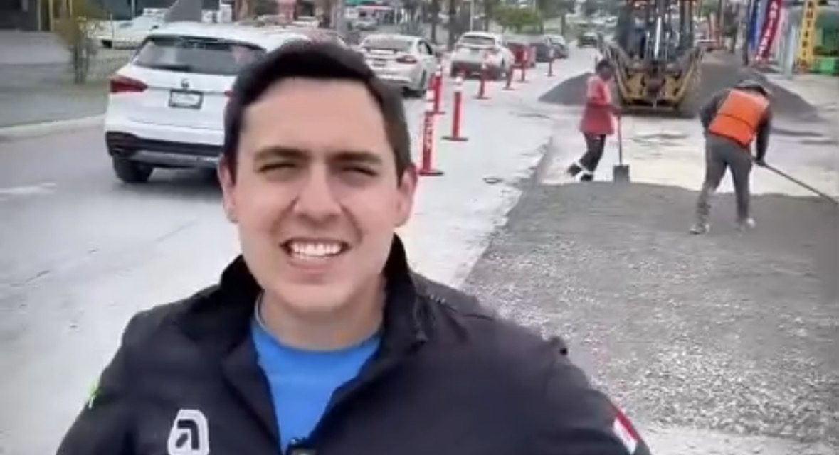 CÉSAR GARZA ARREDONDO SIGUE CUMPLIENDO CON LOS APODAQUENSES REPARANDO VIALIDADES