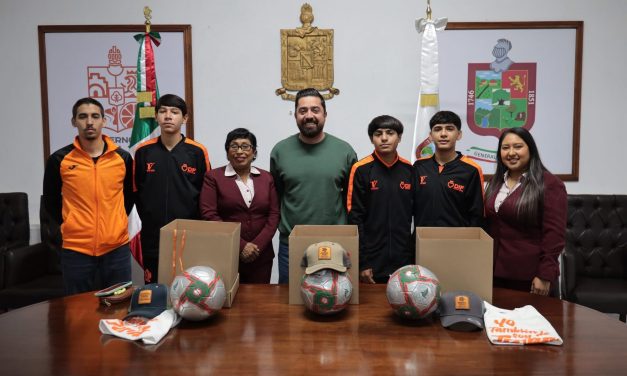 DAVID SÁNCHEZ RECIBE A JÓVENES FUTBOLISTAS DE GENERAL TERÁN QUE CONQUISTARON EL TERCER LUGAR EN COPA INTERNACIONAL ROMA