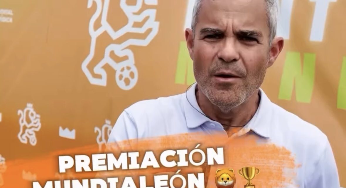 ANDRÉS PINTOS CELEBRA EL ÉXITO DEL MUNDIAL LEÓN EN GARCÍA