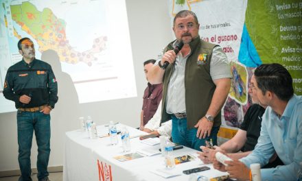 MIGUEL ÁNGEL SALAZAR ACUDE A REUNIÓN INFORMATIVA SOBRE EL GUSANO BARRENADOR EN MONTEMORELOS