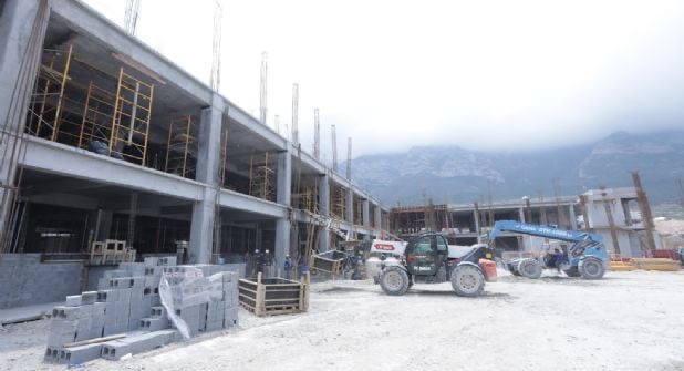 ZOÉ ROBLEDO SUPERVISA AVANCES DE NUEVOS HOSPITALES DEL IMSS EN NUEVO LEÓN