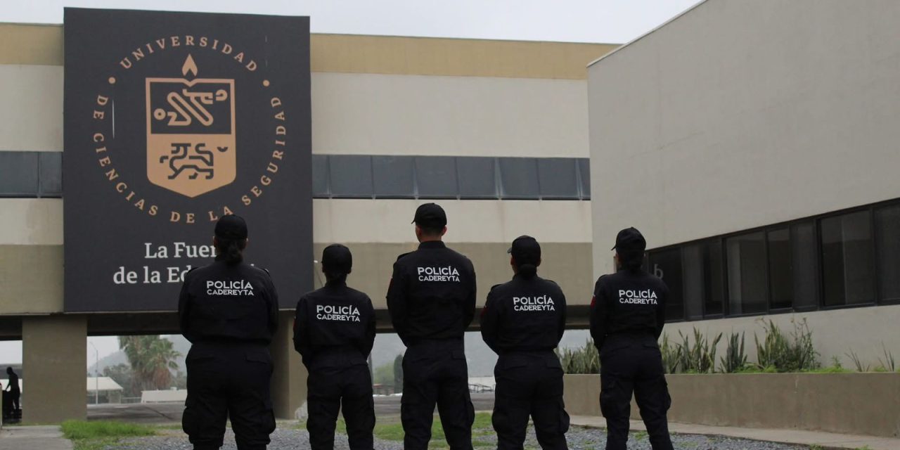 CARLOS RODRÍGUEZ “EL CUATE” REFUERZA SEGURIDAD EN CADEREYTA CON NUEVOS POLICÍAS CAPACITADOS