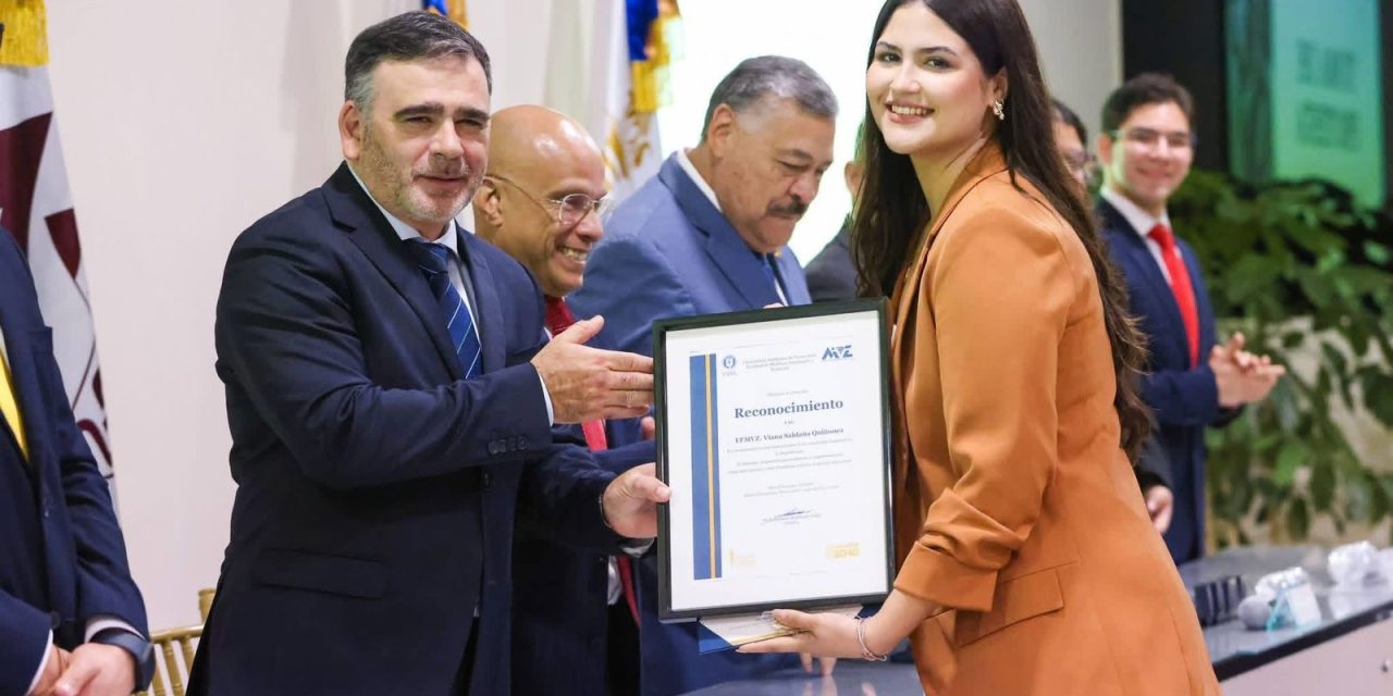 MARIO GARZA CASTILLO DESTACA RENOVACIÓN DE LIDERAZGOS ESTUDIANTILES EN LA UANL