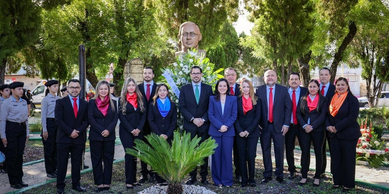 DAVID DE LA PEÑA ENCABEZA CEREMONIA CÍVICA POR EL 164 ANIVERSARIO DE LA BATALLA DE PUEBLA EN SANTIAGO