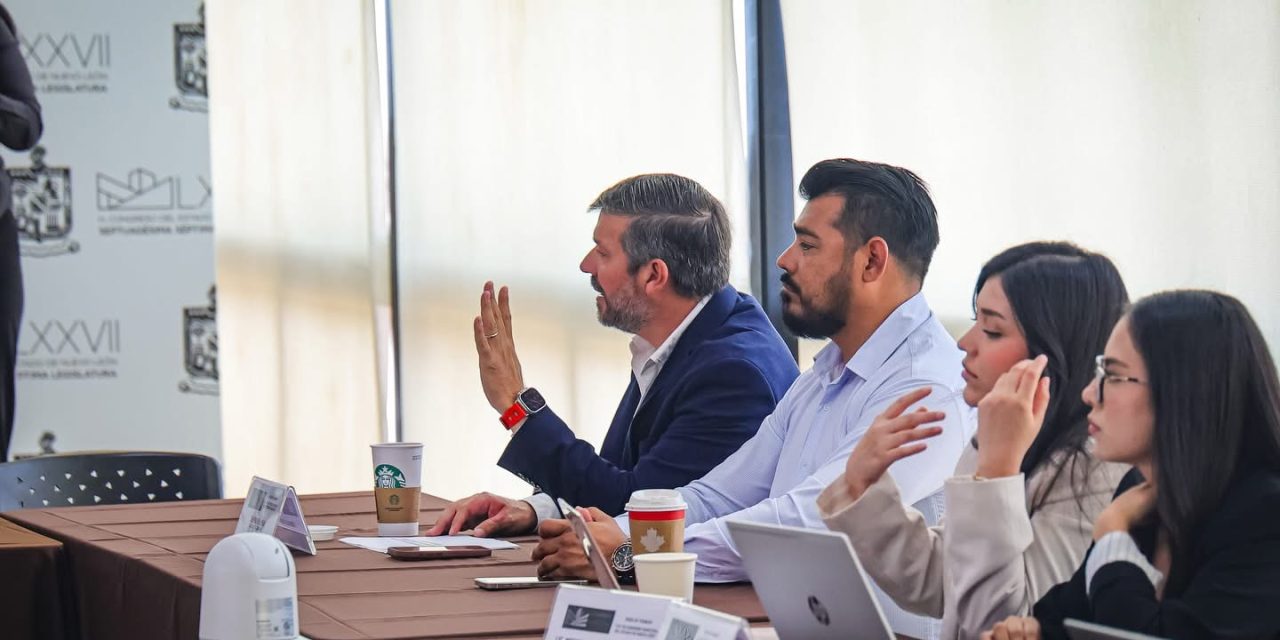 GERARDO DE LA MAZA PARTICIPÓ EN EL CONGRESO EN MESA DE TRABAJO PARA FORTALECER LA LEY DE GOBIERNO MUNICIPAL