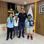 DAVID DE LA PEÑA RECONOCE A NIÑOS DE SANTIAGO QUE IRÁN A SERIE MUNDIAL DE BÉISBOL EN CALIFORNIA