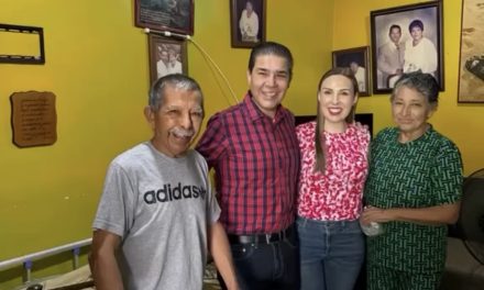 PACO TREVIÑO Y ADRIANA DE LA GARZA FORTALECEN PRESENCIA EN JUÁREZ CON RECORRIDOS DE APOYO CIUDADANO