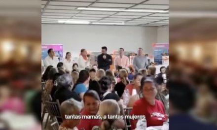 LUIS CAVAZOS CELEBRA CON LAS MAMÁS EN ALLENDE CON UNA CONVIVENCIA LLENA DE DIVERSIÓN