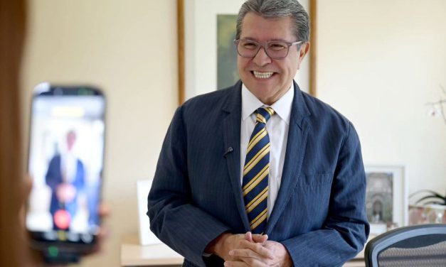 RICARDO MONREAL PIDE “FILTRO MORAL” EN MORENA Y ARREMETE CONTRA EL “PRIAN