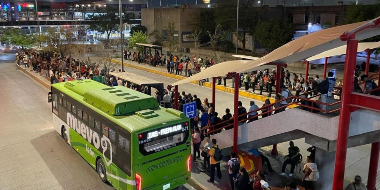 EL FRACASO DEL TRANSPORTE EN NUEVO LEÓN YA NO CABE EN EL CAMIÓN