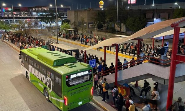EL FRACASO DEL TRANSPORTE EN NUEVO LEÓN YA NO CABE EN EL CAMIÓN