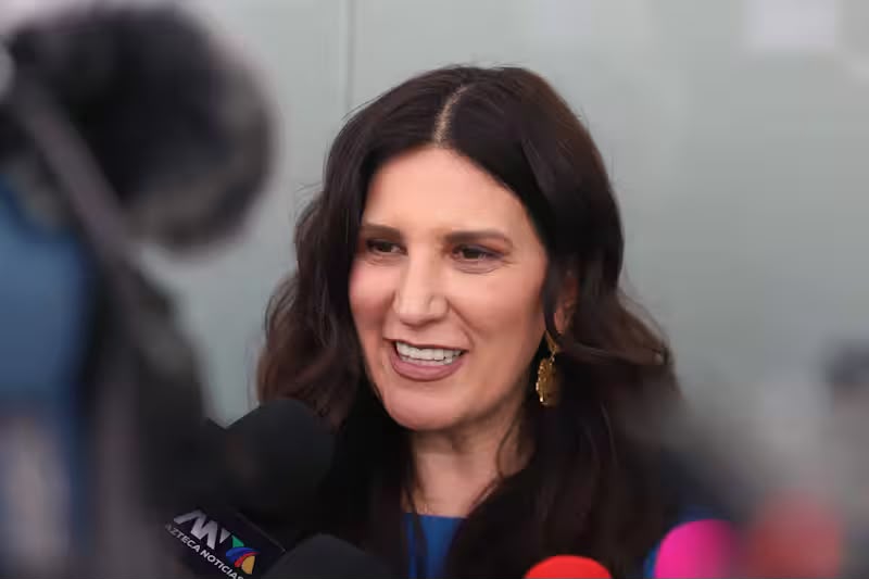 MARU CAMPOS LIBRA EL JUICIO POLÍTICO: SOLICITUD QUEDA DESECHADA POR FALTA DE RATIFICACIÓN