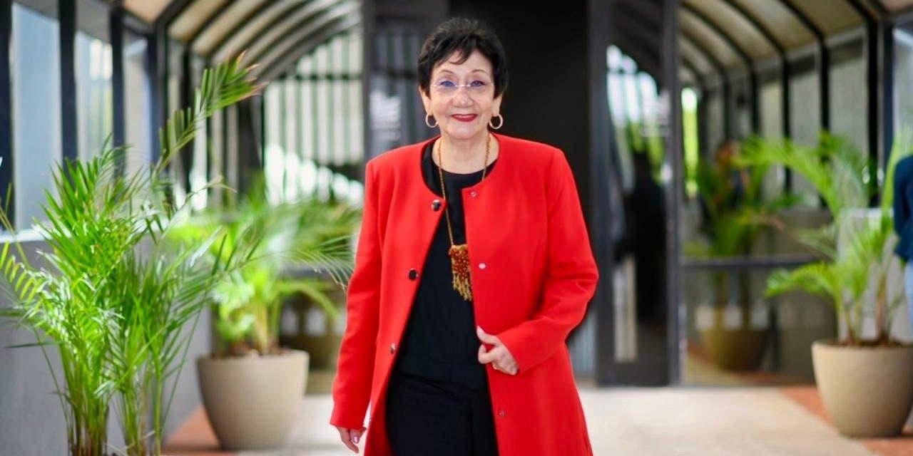 LUPITA RODRÍGUEZ RECIBE RECONOCIMIENTO POR MÁS DE 55 AÑOS DE LABOR EDUCATIVA EN NUEVO LEÓN