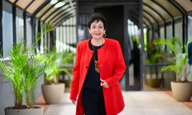LUPITA RODRÍGUEZ RECIBE RECONOCIMIENTO POR MÁS DE 55 AÑOS DE LABOR EDUCATIVA EN NUEVO LEÓN