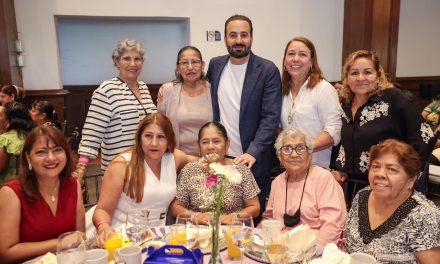 MAURICIO FARAH CELEBRA A LAS MADRES DE SAN PEDRO CON DESAYUNO, CULTURA Y DEPORTE