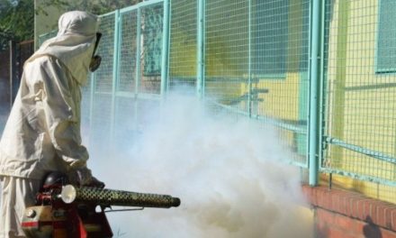 JESÚS NAVA REFUERZA JORNADAS CONTRA EL DENGUE EN COLONIAS DE SANTA CATARINA