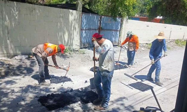 MIGUEL SALAZAR REFUERZA TRABAJOS DE REHABILITACIÓN VIAL EN MONTEMORELOS