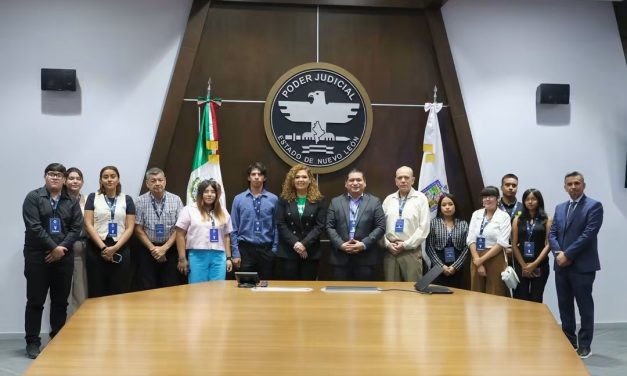 LAURA PERLA CÓRDOVA RECIBE A ESTUDIANTES DEL INSTITUTO UNIVERSITARIO PAULO FREIRE EN EL PODER JUDICIAL DE NUEVO LEÓN