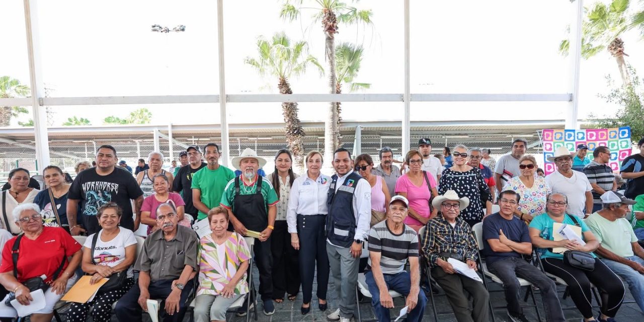 MAURICIO FARAH BENEFICIA A MÁS DE 100 FAMILIAS CON APOYOS PARA MEJORAR SUS VIVIENDAS