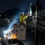 CFE PRESUME SERVICIO ÓPTIMO EN NL, PERO 240 MIL HOGARES SE QUEDARON SIN LUZ.
