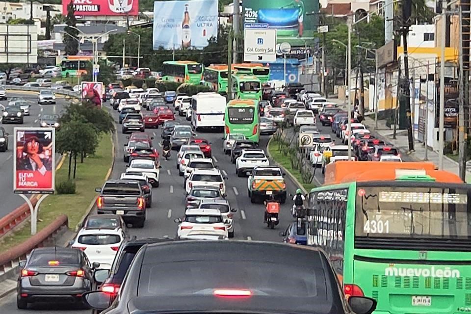 MONTERREY SE ALISTA PARA UN DOBLE CAOS VIAL POR MARCHA Y ACTIVIDADES DEL MUNDIAL