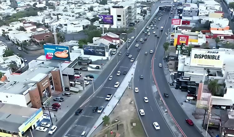 PASEO DE LOS LEONES ESTRENA CARRIL REVERSIBLE PARA ALIVIAR EL TRÁFICO EN HORAS PICO