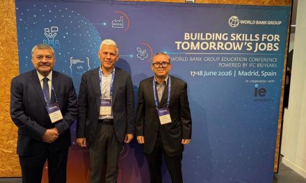 SANTOS GUZMÁN IMPULSA LA ADAPTACIÓN ACADÉMICA ANTE EL AVANCE DE LA INTELIGENCIA ARTIFICIAL