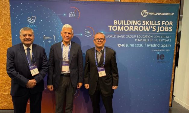 SANTOS GUZMÁN IMPULSA LA ADAPTACIÓN ACADÉMICA ANTE EL AVANCE DE LA INTELIGENCIA ARTIFICIAL