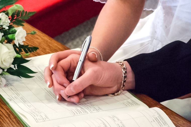 PROPONEN BODAS EN NOTARÍAS DE NUEVO LEÓN PARA AGILIZAR TRÁMITES Y DESAHOGAR EL REGISTRO CIVIL