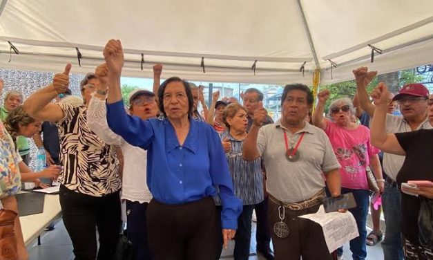 MAESTROS DE LA SECCIÓN 50 LLEVAN A NUEVO LEÓN A TRIBUNALES POR BLOQUEAR AUMENTO EN PENSIONES