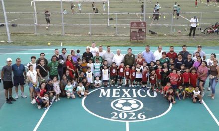MANUEL MEZA Y FELIPE CANALES ENTREGAN DOS CANCHAS MULTIPROPÓSITO EN ESCOBEDO CON RESPALDO FEDERAL