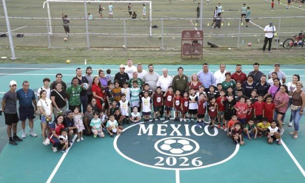 MANUEL MEZA Y FELIPE CANALES ENTREGAN DOS CANCHAS MULTIPROPÓSITO EN ESCOBEDO CON RESPALDO FEDERAL