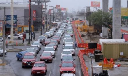 TRÁFICO FUERA DE CONTROL EN LA CARRETERA MIGUEL ALEMÁN