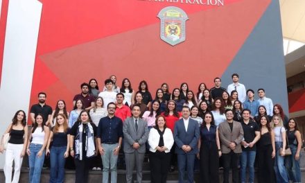 ADRIANA GARZA DISTINGUE A 68 ESTUDIANTES DE FACPYA RUMBO A SU GRADUACIÓN EN SEATTLE
