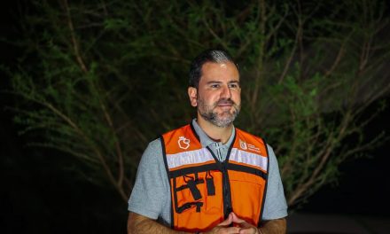 RAÚL LOZANO SIEMBRA FUTURO CON UN SABINO GIGANTE EN EL CORREDOR VERDE CONSTITUCIÓN