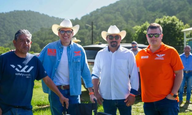 BALTAZAR MARTÍNEZ RÍOS SUMA A EX ALCALDE DE GALEANA A LAS FILAS NARANJAS Y ENTREGA APOYOS EN ESTE MUNICIPIO