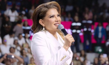 LORENIA VALLES SAMPEDRO ENCABEZA LA CARRERA POR COORDINAR LA TRANSFORMACIÓN DE MORENA EN SONORA