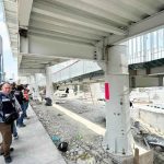 PESE A CLAUSURA, CONTINÚA OBRA EN EL PUENTE LA VIRGEN Y OBSTRUYE CAUCE