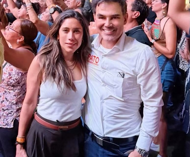 PATO ZAMBRANO CONSOLIDA CERCANÍA CON VECINOS DURANTE SUS RECORRIDOS EN SANTA CATARINA