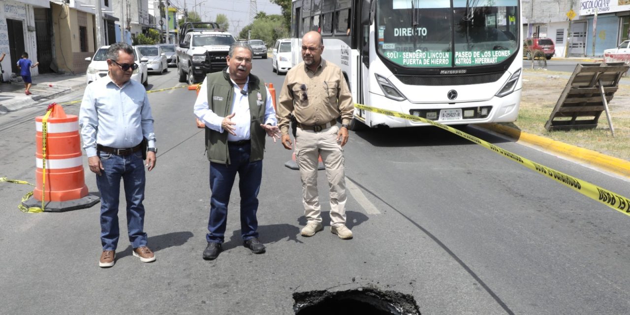 JOSÉ ANTONIO QUIROGA SUPERVISA ATENCIÓN A SOCAVÓN EN AVENIDA DE ESCOBEDO