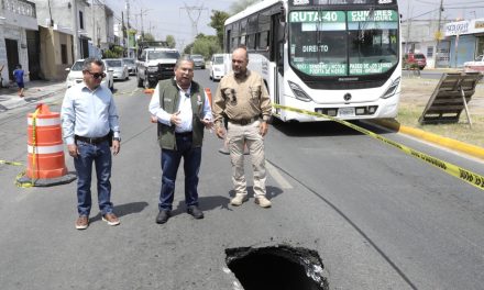 JOSÉ ANTONIO QUIROGA SUPERVISA ATENCIÓN A SOCAVÓN EN AVENIDA DE ESCOBEDO