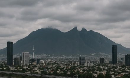 LLOVIZNAS POR LA MAÑANA Y TEMPERATURA MÁXIMA DE 31°C EN MONTERREY
