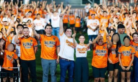 RAÚL CANTÚ ABANDERA A LA DELEGACIÓN MÁS GRANDE DE SALINAS VICTORIA RUMBO A LA OLIMPIADA ESTATAL 2026