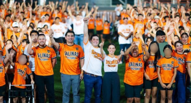 RAÚL CANTÚ ABANDERA A LA DELEGACIÓN MÁS GRANDE DE SALINAS VICTORIA RUMBO A LA OLIMPIADA ESTATAL 2026
