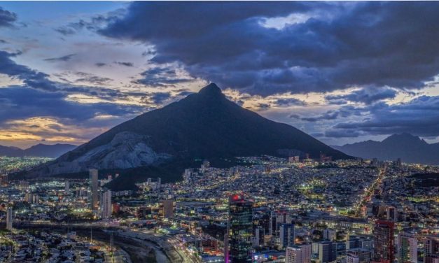 CONGRESO DE LA UNIÓN ORDENA REVISAR OCHO DESARROLLOS INMOBILIARIOS EN LAS FALDAS DEL CERRO DE LAS MITRAS
